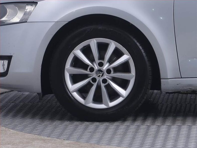 Škoda Octavia - hlavní fotka