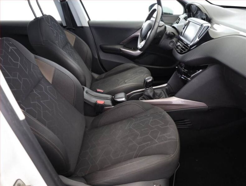 Peugeot 2008 - hlavní fotka