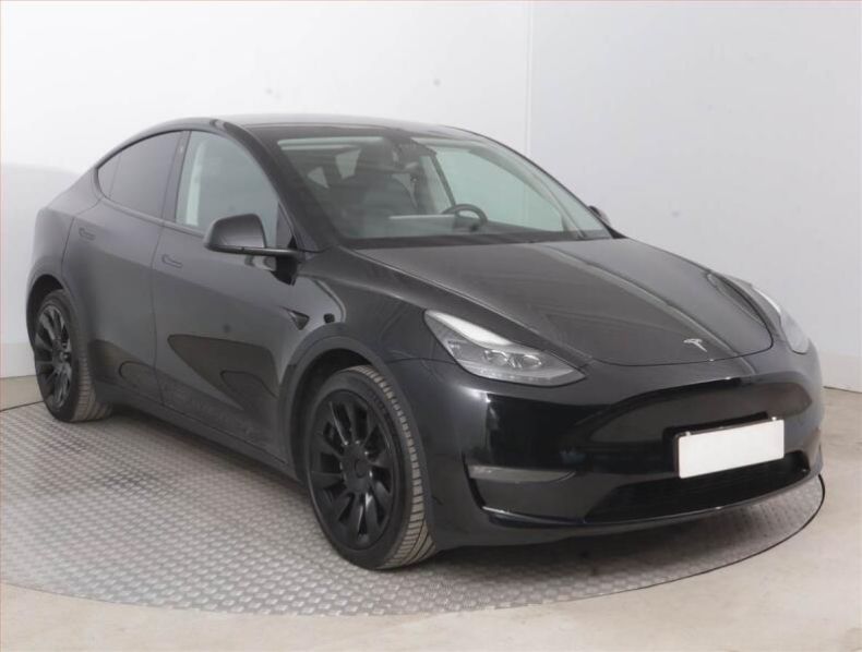 Tesla Model Y - hlavní foto