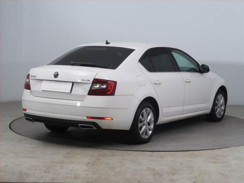 Škoda Octavia - hlavní fotka