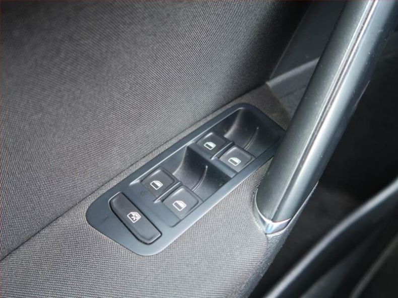 Volkswagen Golf - hlavní fotka