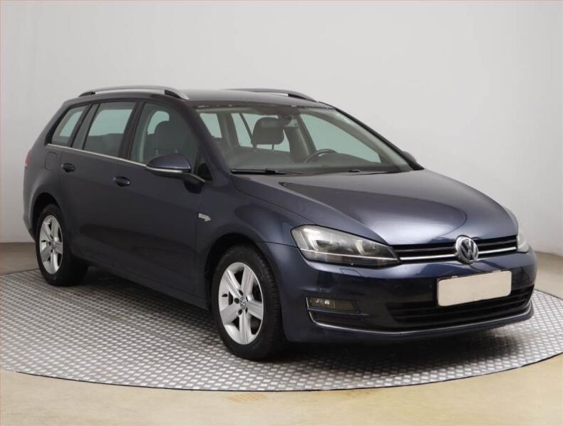 Volkswagen Golf - hlavní foto