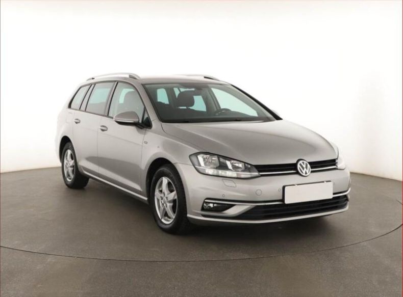 Volkswagen Golf - hlavní foto