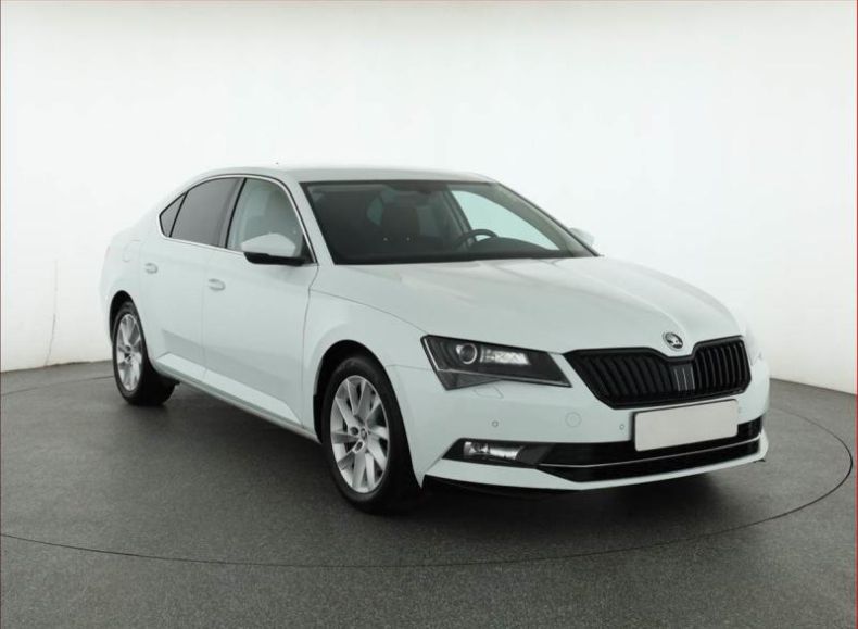 Škoda Superb - hlavní fotka
