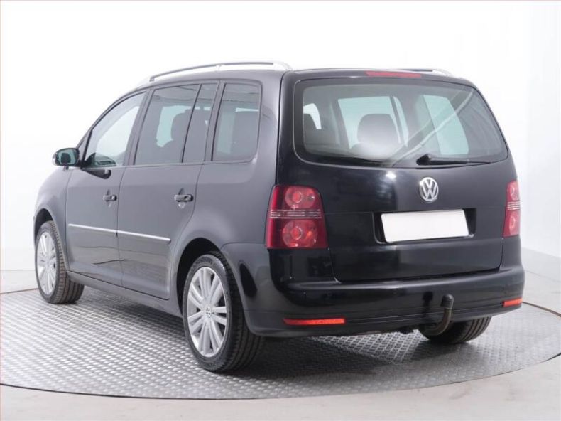 Volkswagen Touran - hlavní fotka