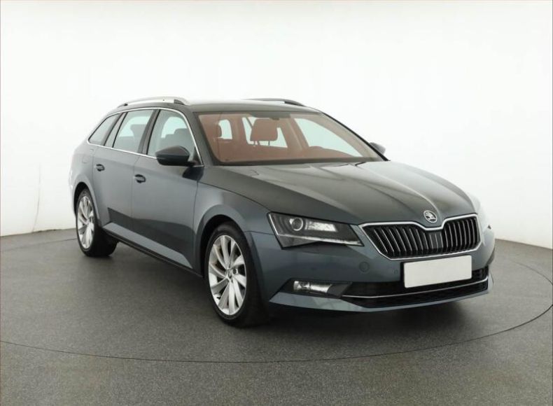 Škoda Superb - hlavní foto