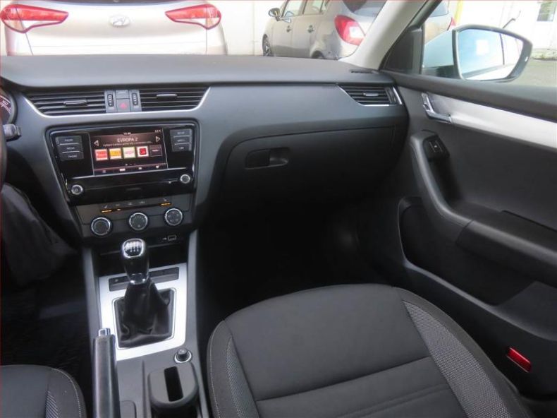 Škoda Octavia - hlavní fotka