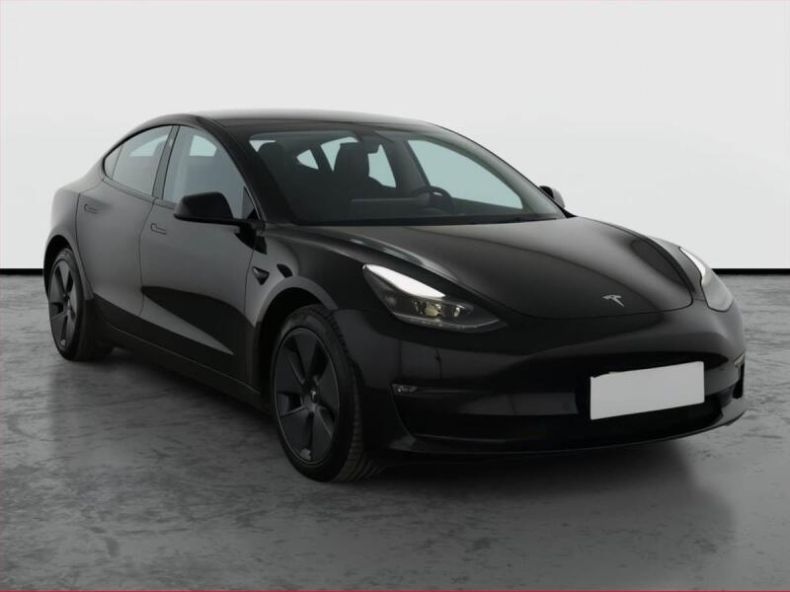 Tesla Model 3 - hlavní foto