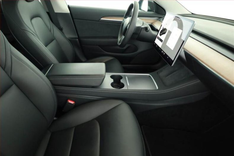 Tesla Model 3 - hlavní fotka