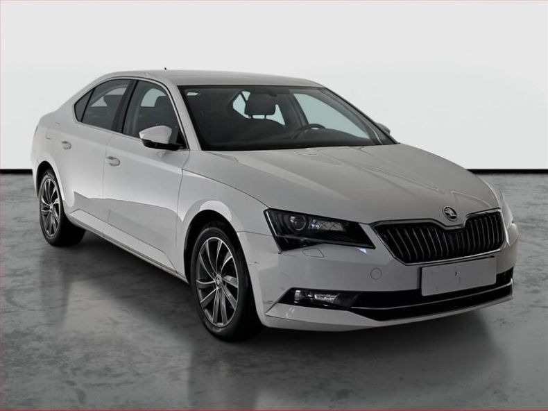 Škoda Superb - hlavní foto