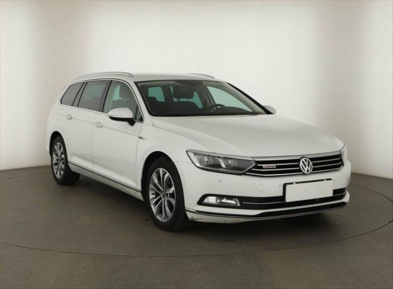 Volkswagen Passat - hlavní foto