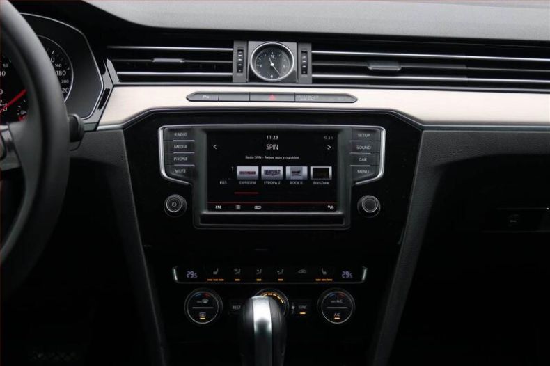 Volkswagen Passat - hlavní fotka