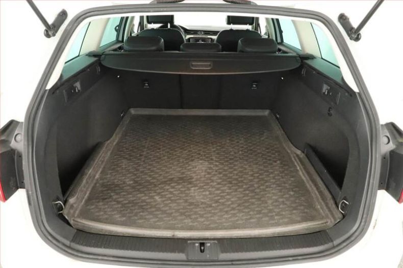 Volkswagen Passat - hlavní fotka