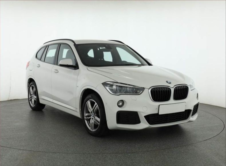BMW X1 - hlavní foto