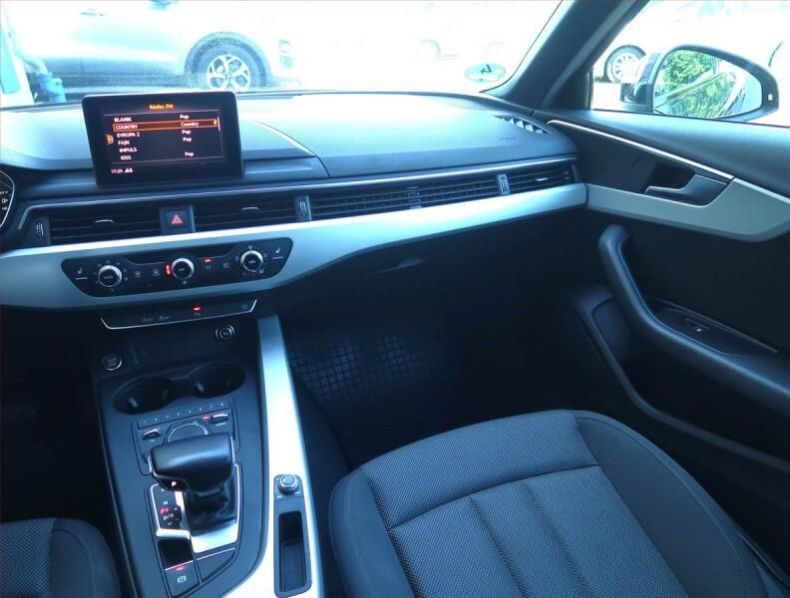 Audi A4 - hlavní fotka