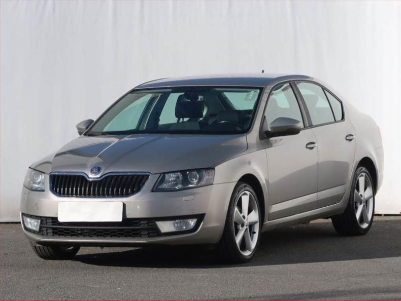 Škoda Octavia - hlavní fotka