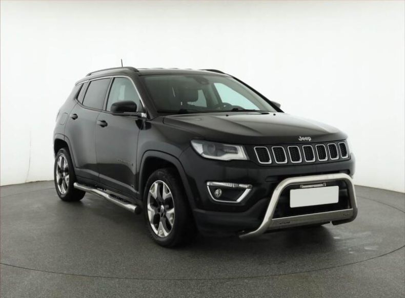 Jeep Compass - hlavní foto