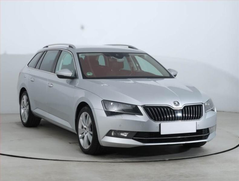 Škoda Superb - hlavní foto