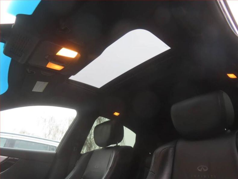 Infiniti FX - hlavní fotka