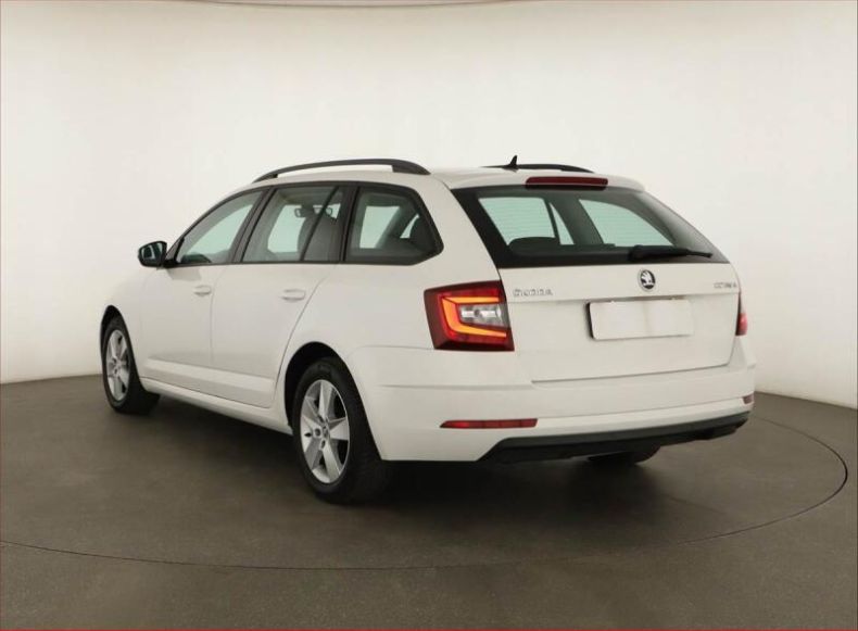 Škoda Octavia - hlavní fotka