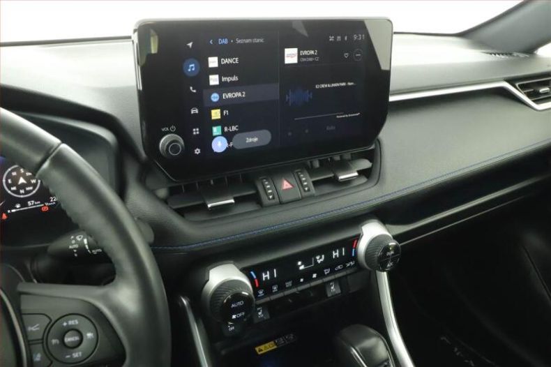 Toyota RAV 4 - hlavní fotka