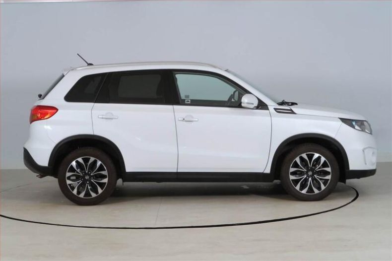 Suzuki Vitara - hlavní fotka