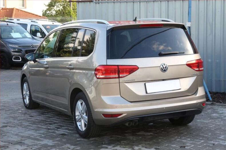 Volkswagen Touran - hlavní fotka