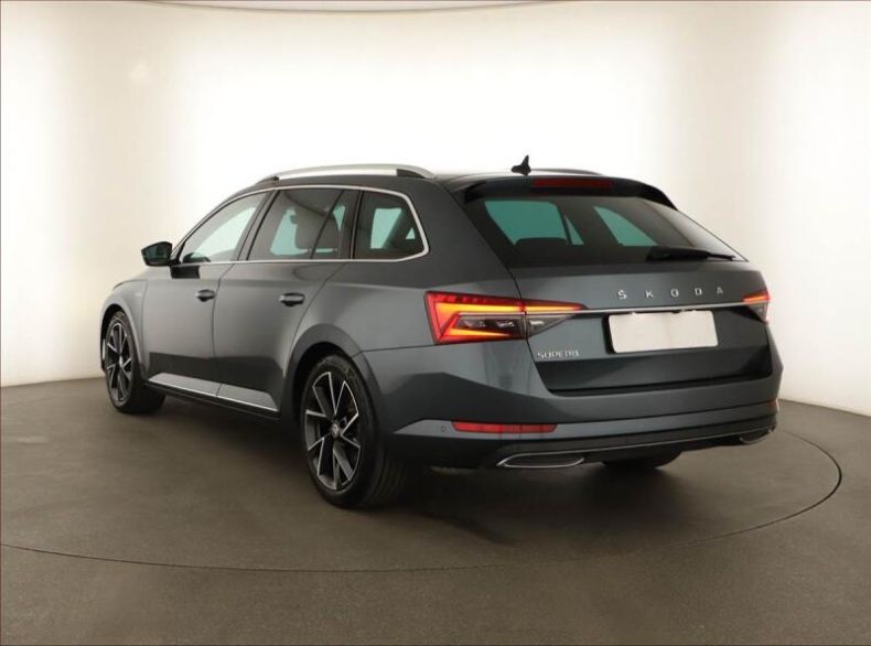 Škoda Superb - hlavní fotka
