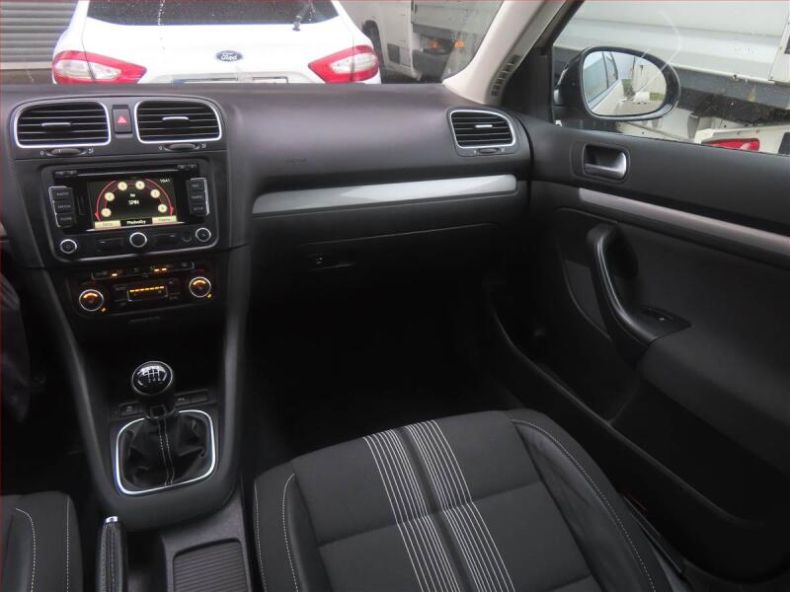 Volkswagen Golf - hlavní fotka