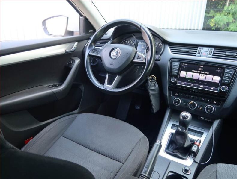 Škoda Octavia - hlavní fotka