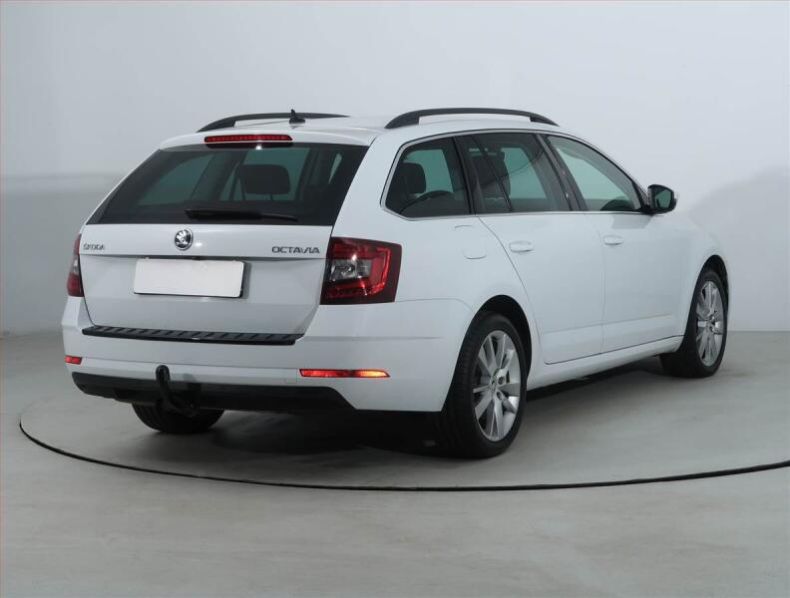 Škoda Octavia - hlavní fotka