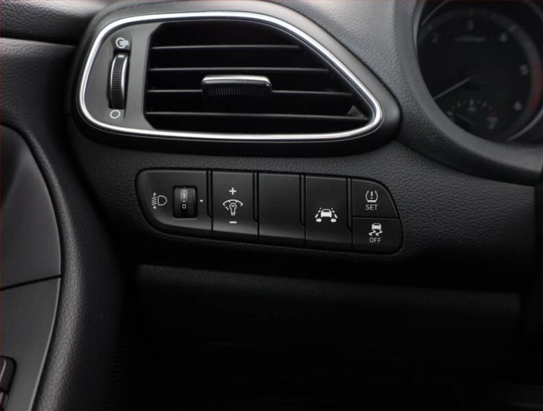 Hyundai i30 - hlavní fotka