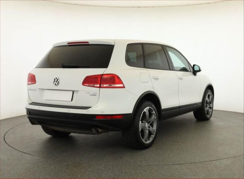 Volkswagen Touareg - hlavní fotka