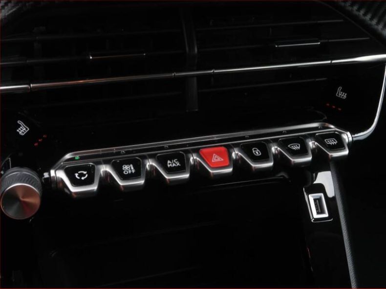 Peugeot 2008 - hlavní fotka