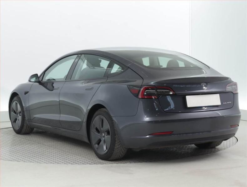 Tesla Model 3 - hlavní fotka