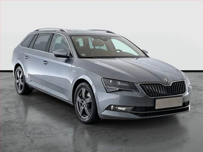 Škoda Superb - hlavní foto