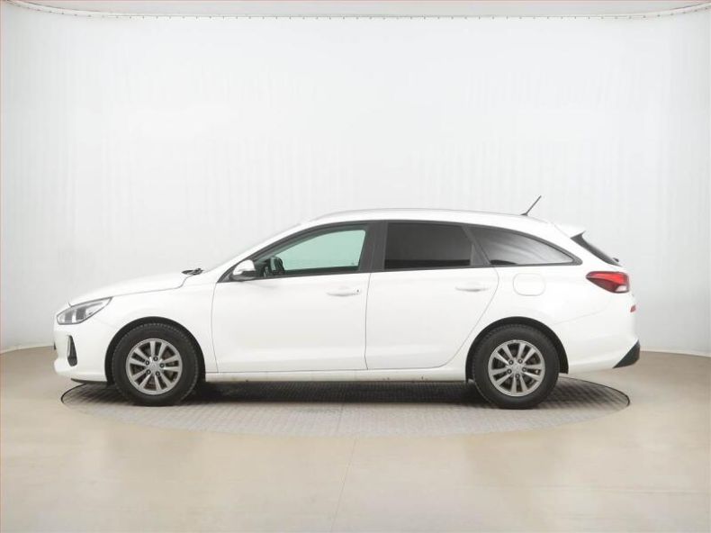 Hyundai i30 - hlavní fotka