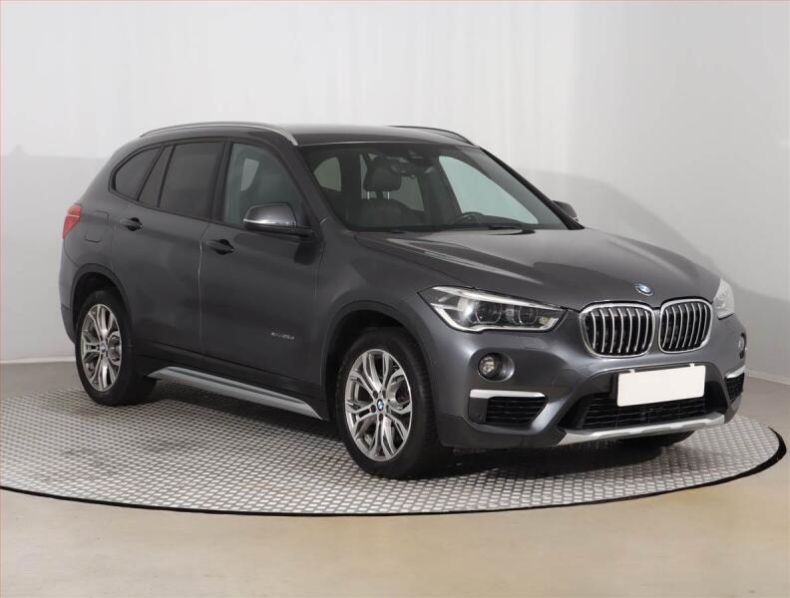 BMW X1 - hlavní foto