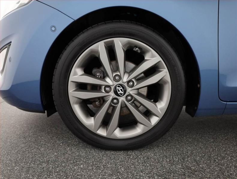 Hyundai i30 - hlavní fotka