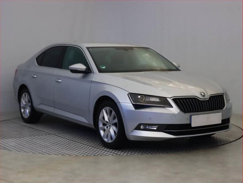 Škoda Superb - hlavní fotka