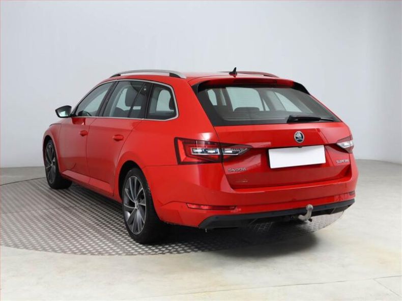 Škoda Superb - hlavní fotka