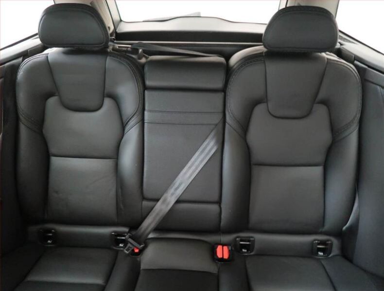 Volvo V90 - hlavní fotka