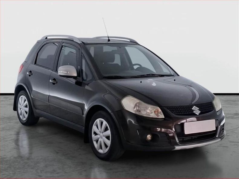 Suzuki SX4 - hlavní foto