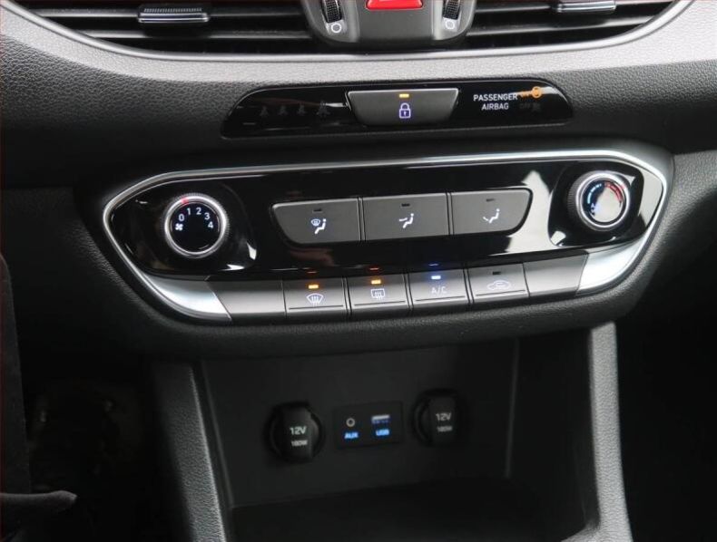 Hyundai i30 - hlavní fotka