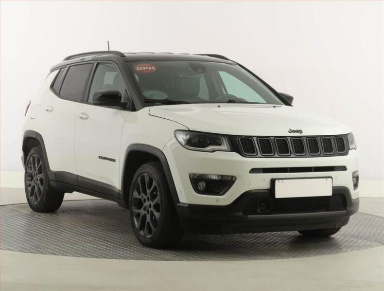 Jeep Compass - hlavní foto
