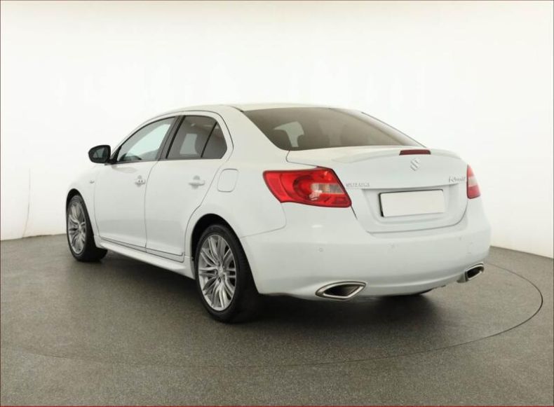 Suzuki Kizashi - hlavní fotka