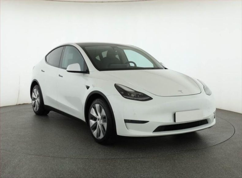 Tesla Model Y - hlavní foto