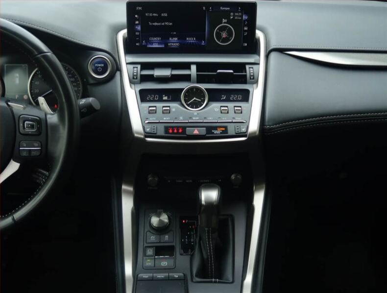 Lexus NX 300h - hlavní fotka