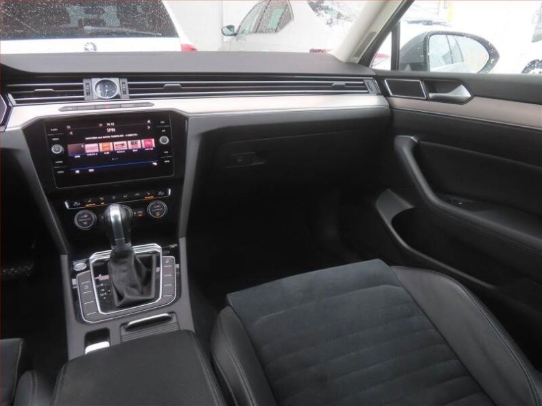 Volkswagen Passat - hlavní fotka