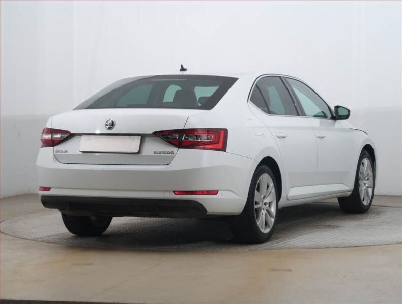 Škoda Superb - hlavní fotka